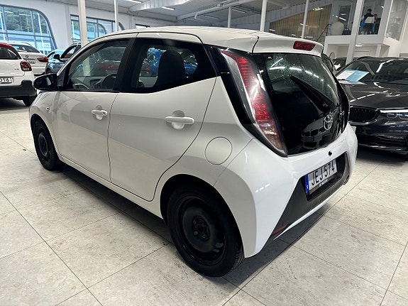 Toyota Aygo 4 of 5