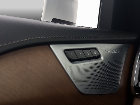 Volvo XC90 15 of 30