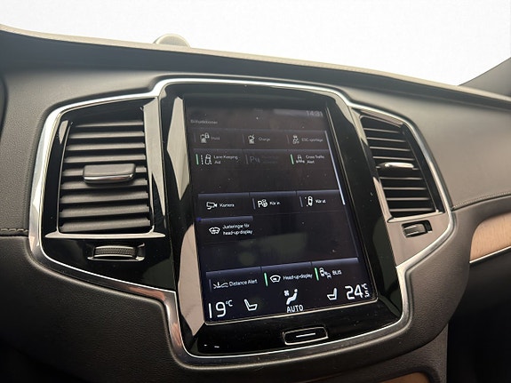 Volvo XC90 29 of 30