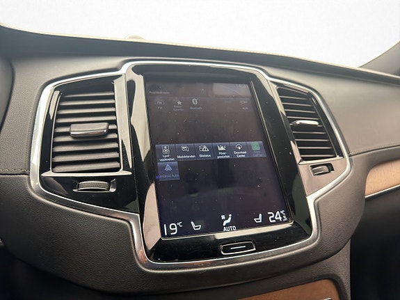 Volvo XC90 27 of 30