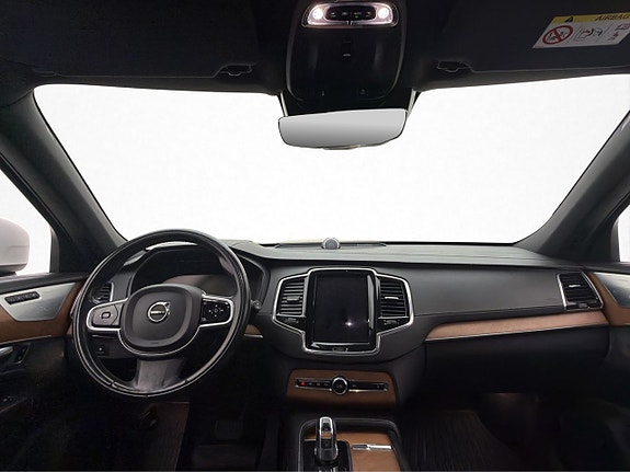 Volvo XC90 17 of 30