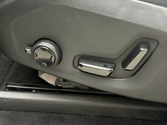 Volvo XC90 16 of 30