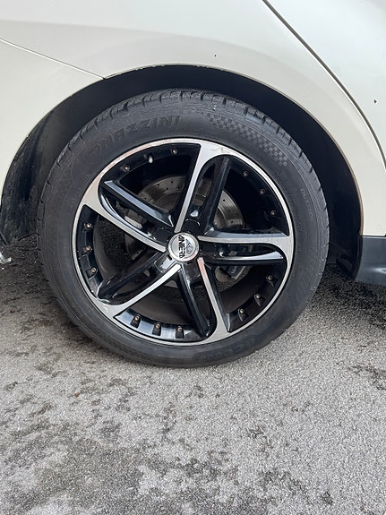 Mercedes-Benz ML350 8 of 16