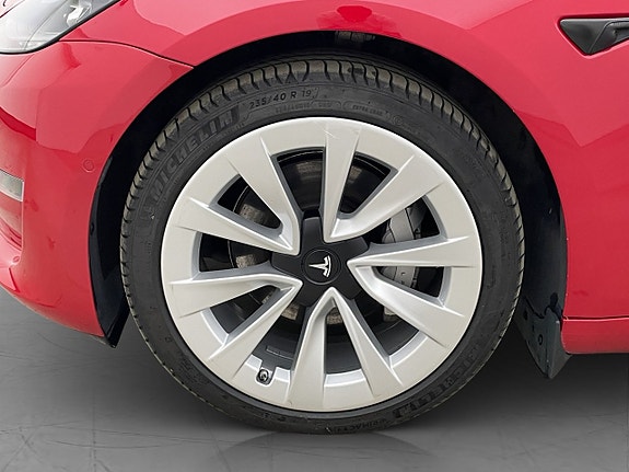 Tesla Model 3 27 of 30