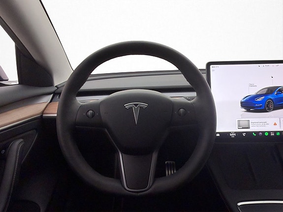 Tesla Model 3 14 of 29