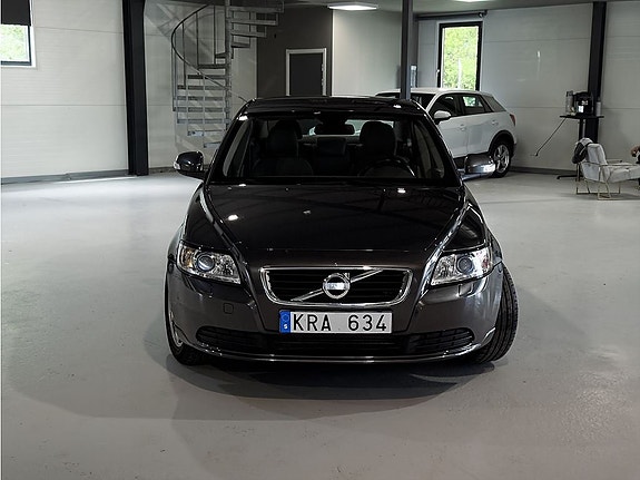 Volvo S40 2 of 5