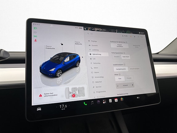 Tesla Model Y 21 of 30
