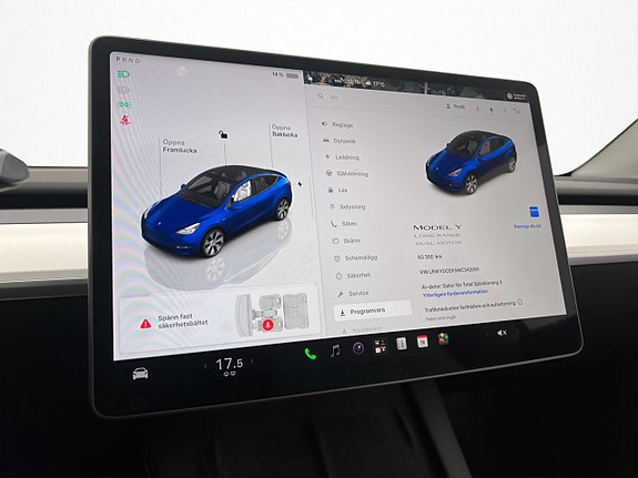 Tesla Model Y 22 of 30