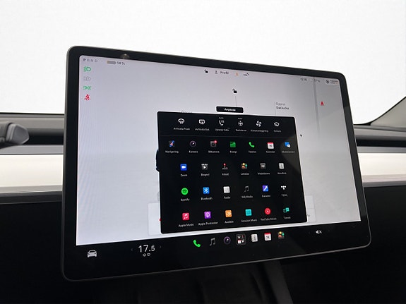 Tesla Model Y 26 of 30