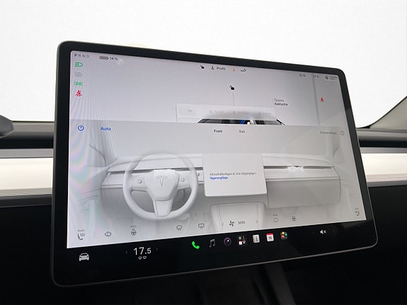 Tesla Model Y 24 of 30