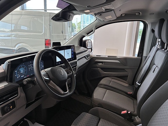 Volkswagen Transporter 10 of 17