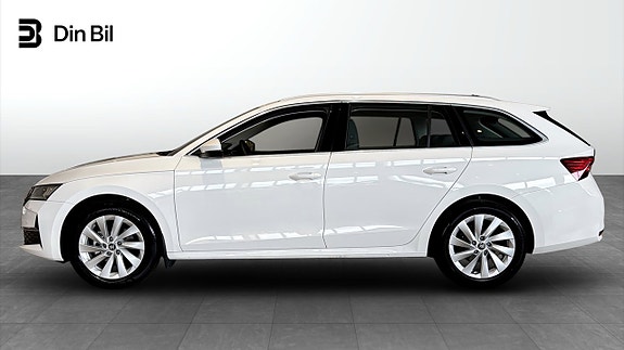 Skoda Octavia 2 of 5