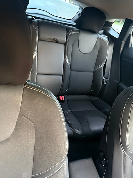 Volvo V40 3 of 10