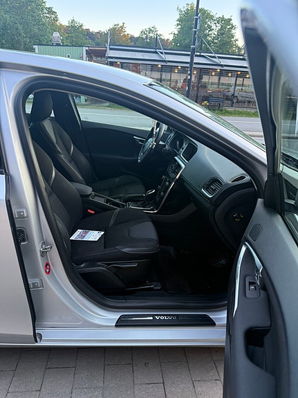 Volvo V40 5 of 10