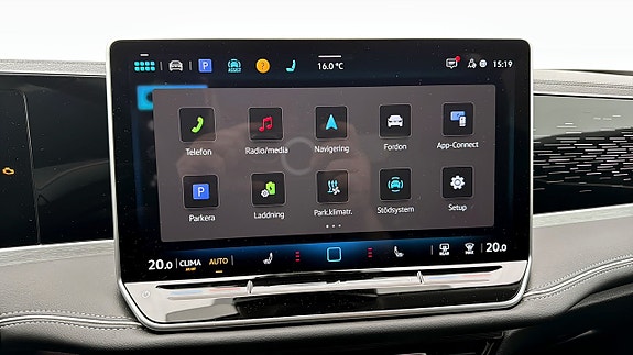 Volkswagen Passat 15 of 19