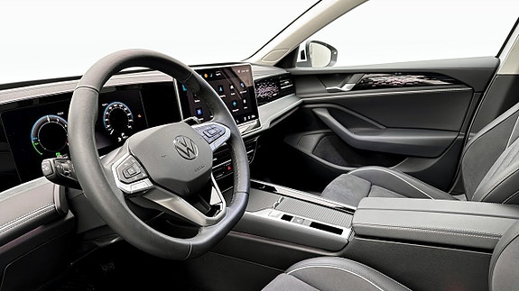 Volkswagen Passat 7 of 19