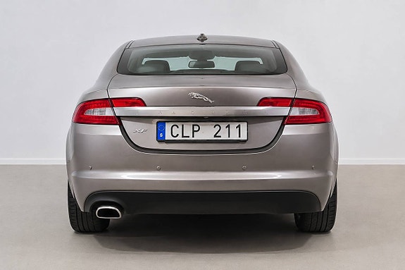 Jaguar XF 6 of 25