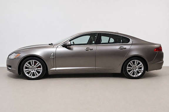Jaguar XF 4 of 22