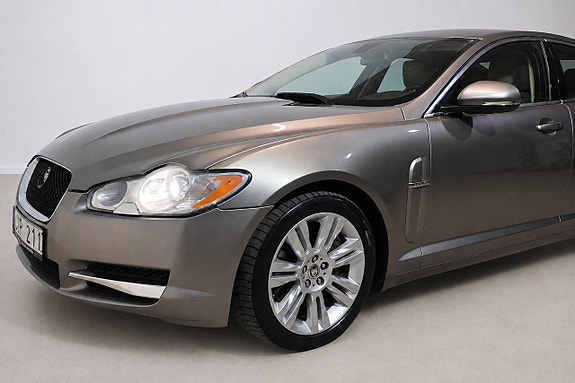 Jaguar XF 3 of 22