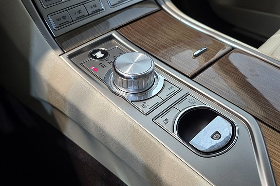 Jaguar XF 19 of 22