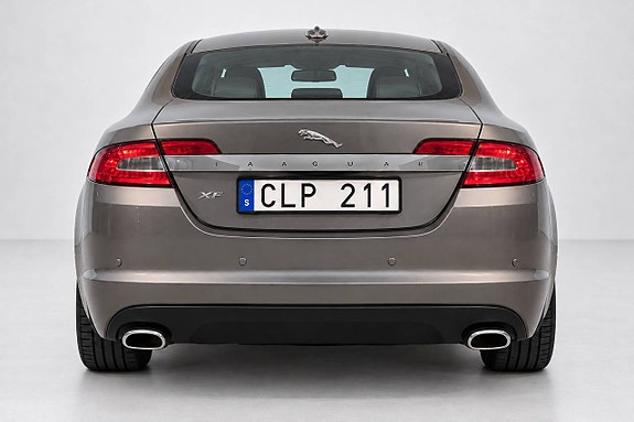 Jaguar XF 7 of 25