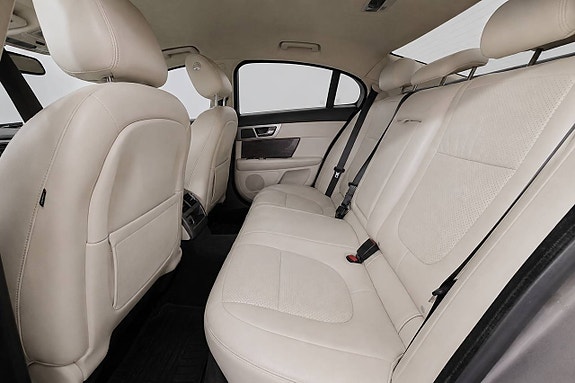 Jaguar XF 21 of 22