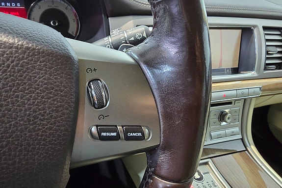 Jaguar XF 14 of 22