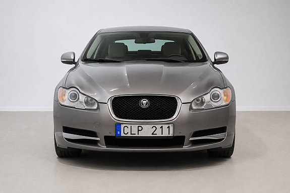 Jaguar XF 3 of 25
