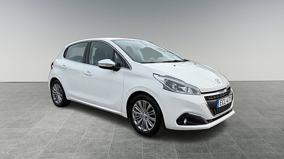 Peugeot 208 4 of 10