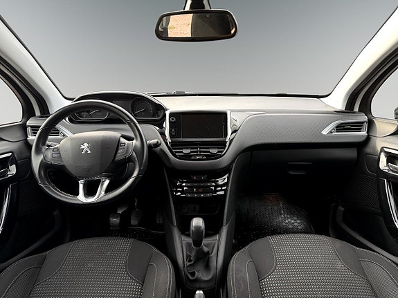 Peugeot 208 8 of 10