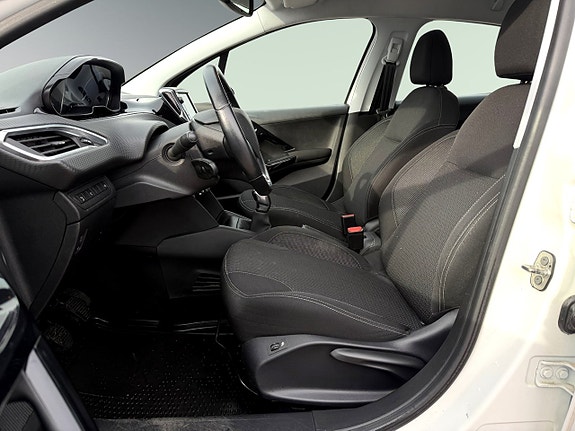 Peugeot 208 5 of 10