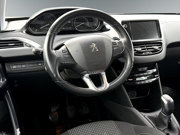 Peugeot 208 7 of 10