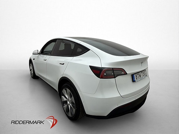 Tesla Model Y 9 of 30