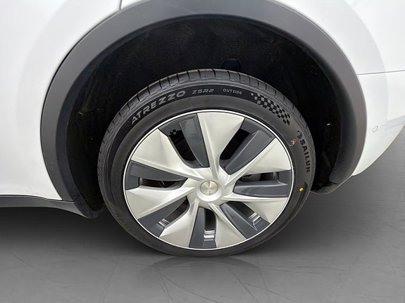 Tesla Model Y 30 of 30