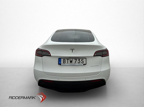 Tesla Model Y 8 of 30