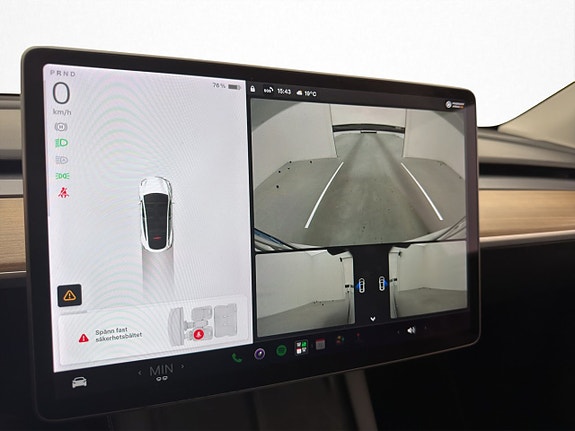 Tesla Model Y 17 of 30