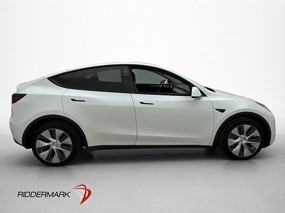 Tesla Model Y 5 of 30
