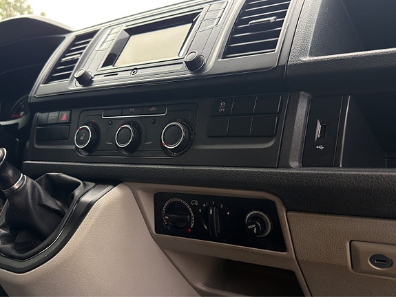 Volkswagen Transporter 12 of 18