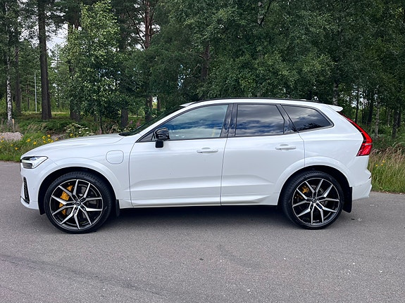 Volvo XC60 2 of 5