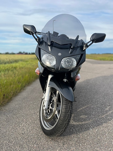 Yamaha FJR1300 4 of 5
