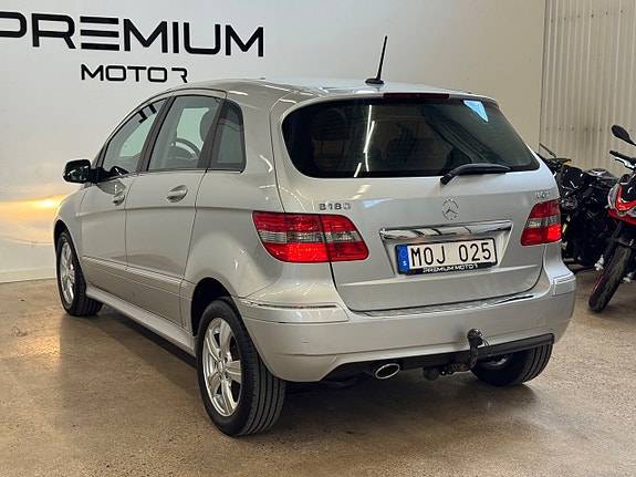 Mercedes-Benz B180 5 of 5