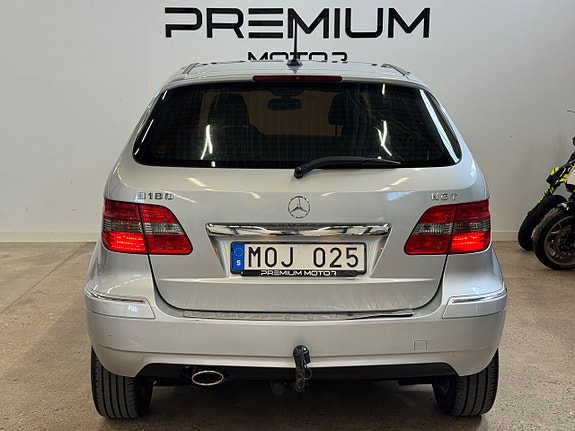 Mercedes-Benz B180 6 of 15