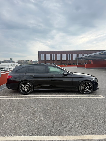 Mercedes-Benz C250 3 of 13