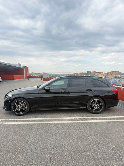 Mercedes-Benz C250 2 of 13