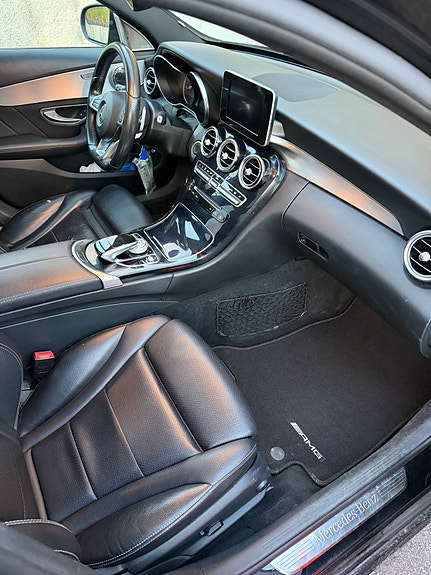 Mercedes-Benz C250 11 of 13