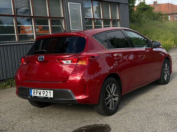 Toyota Auris 5 of 5