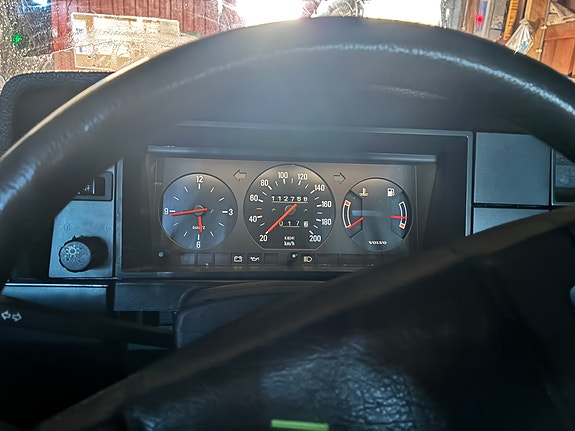 Volvo 240 10 of 14