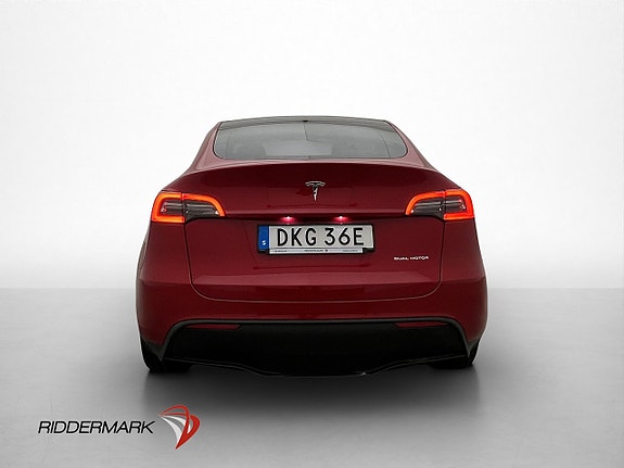 Tesla Model Y 8 of 30