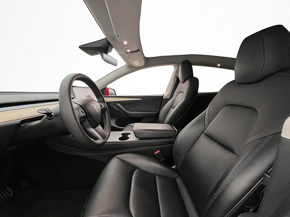 Tesla Model Y 11 of 30