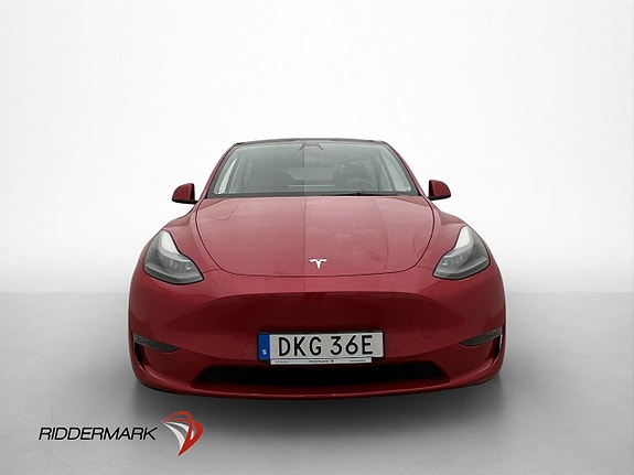 Tesla Model Y 3 of 5